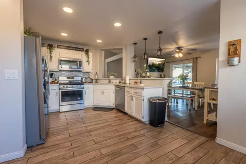 Kitchen - 1757 Mesa Dr, Lancaster, CA 93535 photo 1 of 3
