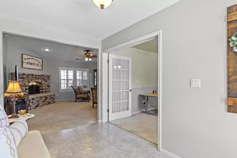 18982 Mustang Dr, Tehachapi, CA 93561 photo 4