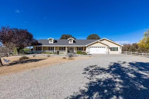 18982 Mustang Dr, Tehachapi, CA 93561