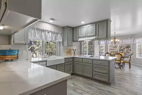 18982 Mustang Dr, Tehachapi, CA 93561 photo 10