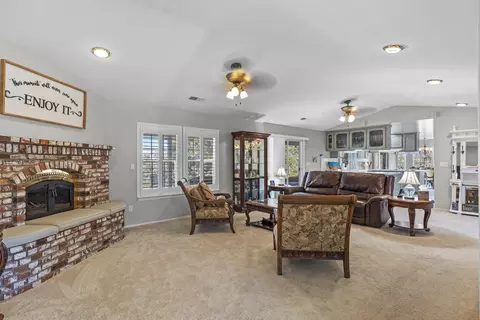 18982 Mustang Dr, Tehachapi, CA 93561 photo 5