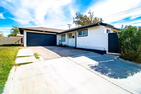 45324 Raysack Ave, Lancaster, CA 93535 photo 2