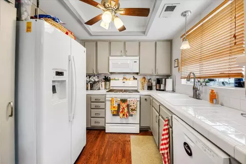 36916 Regency Pl, Palmdale, CA 93552 photo 12
