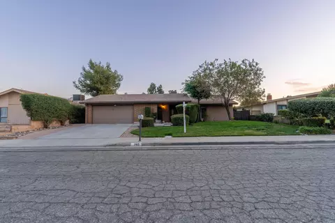 2812 Perfect Pl, Lancaster, CA 93536