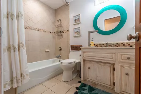 Bath - 2812 Perfect Pl, Lancaster, CA 93536 photo 2 of 2
