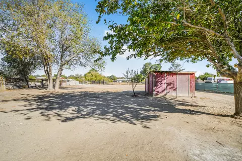 Exterior - 40174 176th St E, Palmdale, CA 93591 photo 2 of 5