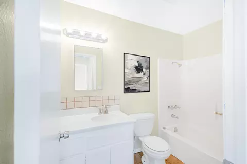 Bath - 40174 176th St E, Palmdale, CA 93591 photo 2 of 2