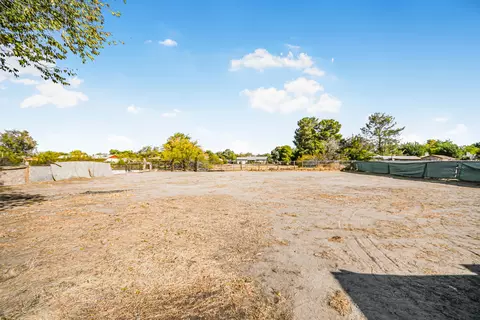 Exterior - 40174 176th St E, Palmdale, CA 93591 photo 4 of 5
