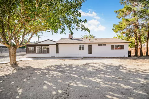 Exterior - 40174 176th St E, Palmdale, CA 93591 photo 3 of 5