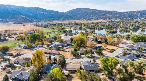 View/Area - 23971 Coral Springs Ln, Tehachapi, CA 93561 photo 4 of 6