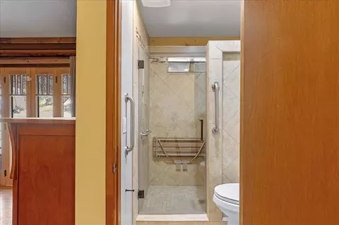 Bath - 23971 Coral Springs Ln, Tehachapi, CA 93561 photo 2 of 2
