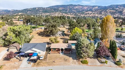 View/Area - 23971 Coral Springs Ln, Tehachapi, CA 93561 photo 2 of 6