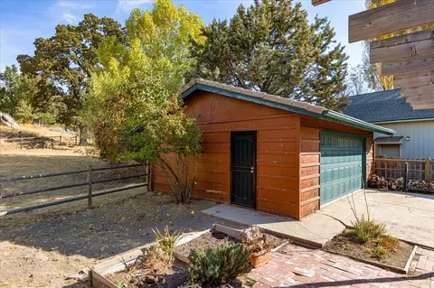 Exterior - 23971 Coral Springs Ln, Tehachapi, CA 93561 photo 12 of 12