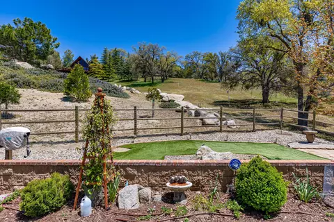 27320 Oakflat Dr, Tehachapi, CA 93561 photo 40