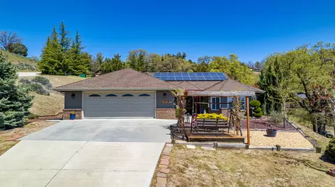 27320 Oakflat Dr, Tehachapi, CA 93561 photo 4