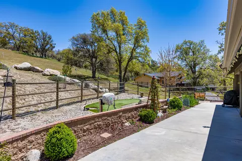 27320 Oakflat Dr, Tehachapi, CA 93561 photo 47