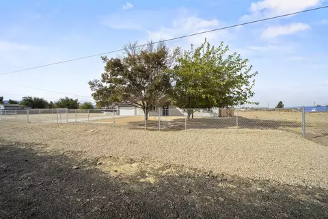 38435 95th St E, Littlerock, CA 93543 photo 2