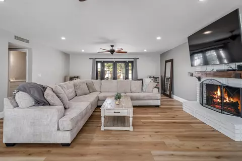 43824 Fenner Ave, Lancaster, CA 93536 photo 10