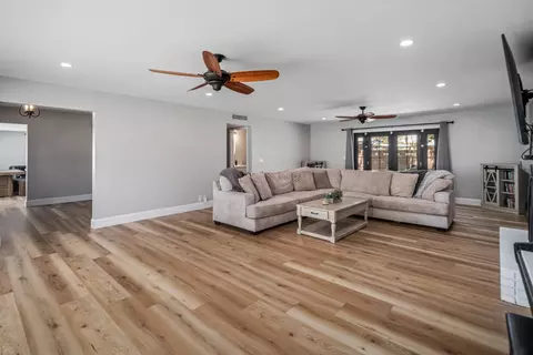 43824 Fenner Ave, Lancaster, CA 93536 photo 9