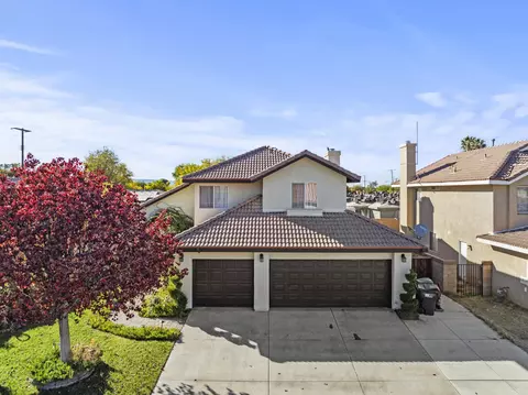 43939 Glenraven Rd, Lancaster, CA 93535