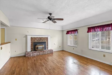 22945 Larkspur Ct, Tehachapi, CA 93561 photo 8