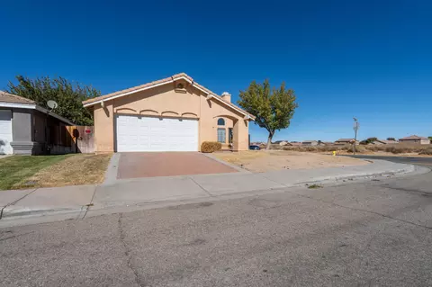 Exterior - 1645 Kettering St E, Lancaster, CA 93535 photo 1 of 4