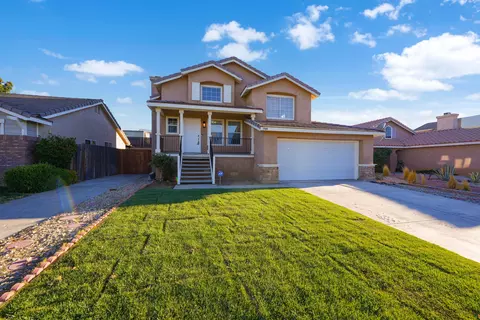 Exterior - 1904 Ivory Ave, Palmdale, CA 93550 photo 2 of 12