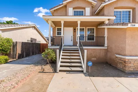 Exterior - 1904 Ivory Ave, Palmdale, CA 93550 photo 4 of 12