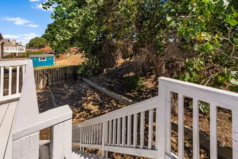 Exterior - 1904 Ivory Ave, Palmdale, CA 93550 photo 7 of 12