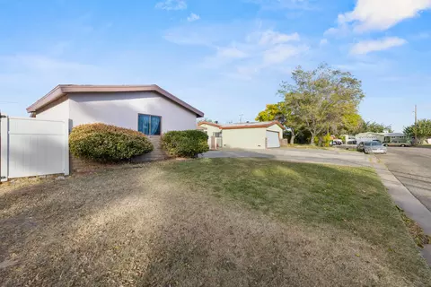 Exterior - 515 Norberry St E, Lancaster, CA 93535 photo 8 of 8