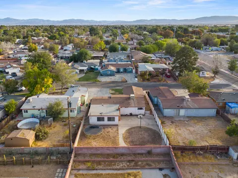 View/Area - 515 Norberry St E, Lancaster, CA 93535 photo 4 of 5
