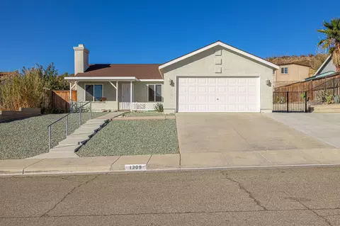 1309 Bradford Ave, Rosamond, CA 93560