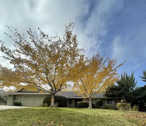 38527 Desert View Dr, Palmdale, CA 93551
