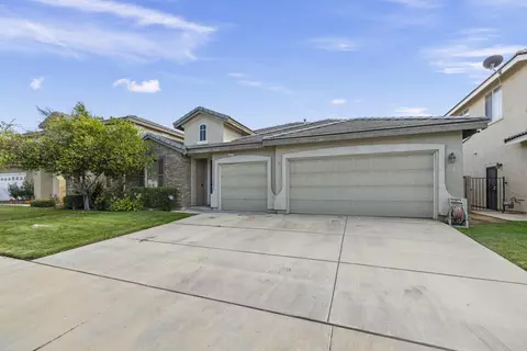 3818 Tournament Dr, Palmdale, CA 93551