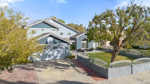 37518 Starcrest St, Palmdale, CA 93550