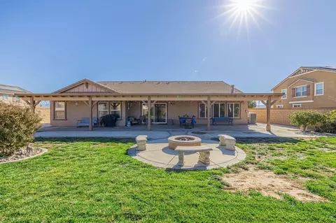 Exterior - 2525 Avenue K4 E, Lancaster, CA 93535 photo 9 of 12