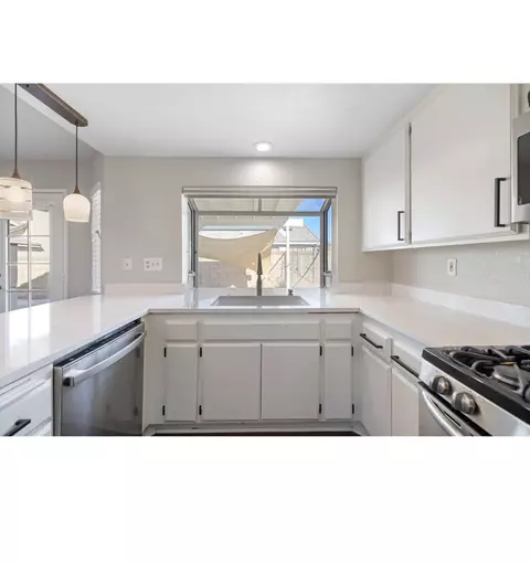 Kitchen - 1829 Milling St E, Lancaster, CA 93535 photo 2 of 4