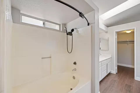 Bath - 1829 Milling St E, Lancaster, CA 93535 photo 2 of 2