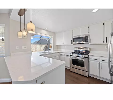 Kitchen - 1829 Milling St E, Lancaster, CA 93535 photo 1 of 4