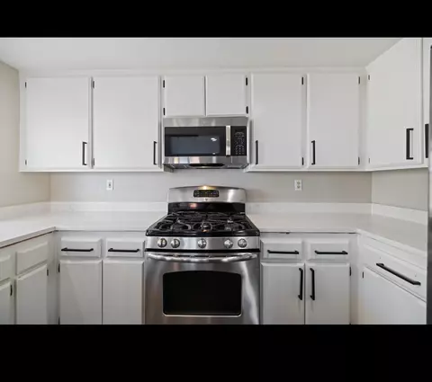 Kitchen - 1829 Milling St E, Lancaster, CA 93535 photo 3 of 4