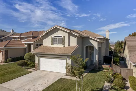 20215 Gratland Dr, Santa Clarita, CA 91351