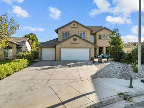 3218 Jonathan Ct, Lancaster, CA 93536 photo 3