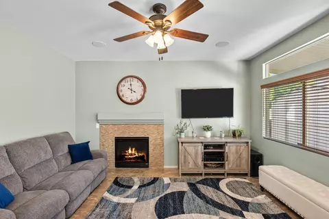 3218 Jonathan Ct, Lancaster, CA 93536 photo 21