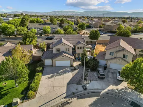 3218 Jonathan Ct, Lancaster, CA 93536 photo 4
