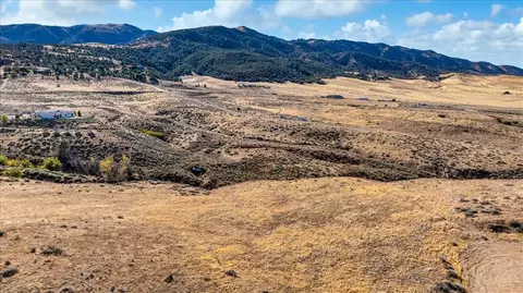 Campbell Court, Tehachapi, CA 93561 photo 3