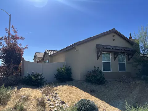 2160 Newgrove St E, Lancaster, CA 93535 photo 2