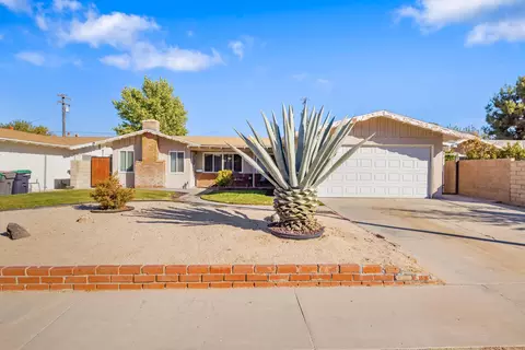 37328 50th St E, Palmdale, CA 93552