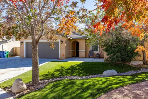 43052 Fleetwood Dr, Lancaster, CA 93535