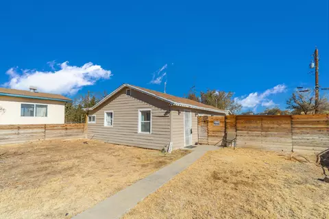 15924 N St, Mojave, CA 93501
