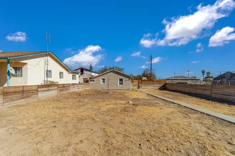 Exterior - 15924 N St, Mojave, CA 93501 photo 3 of 7